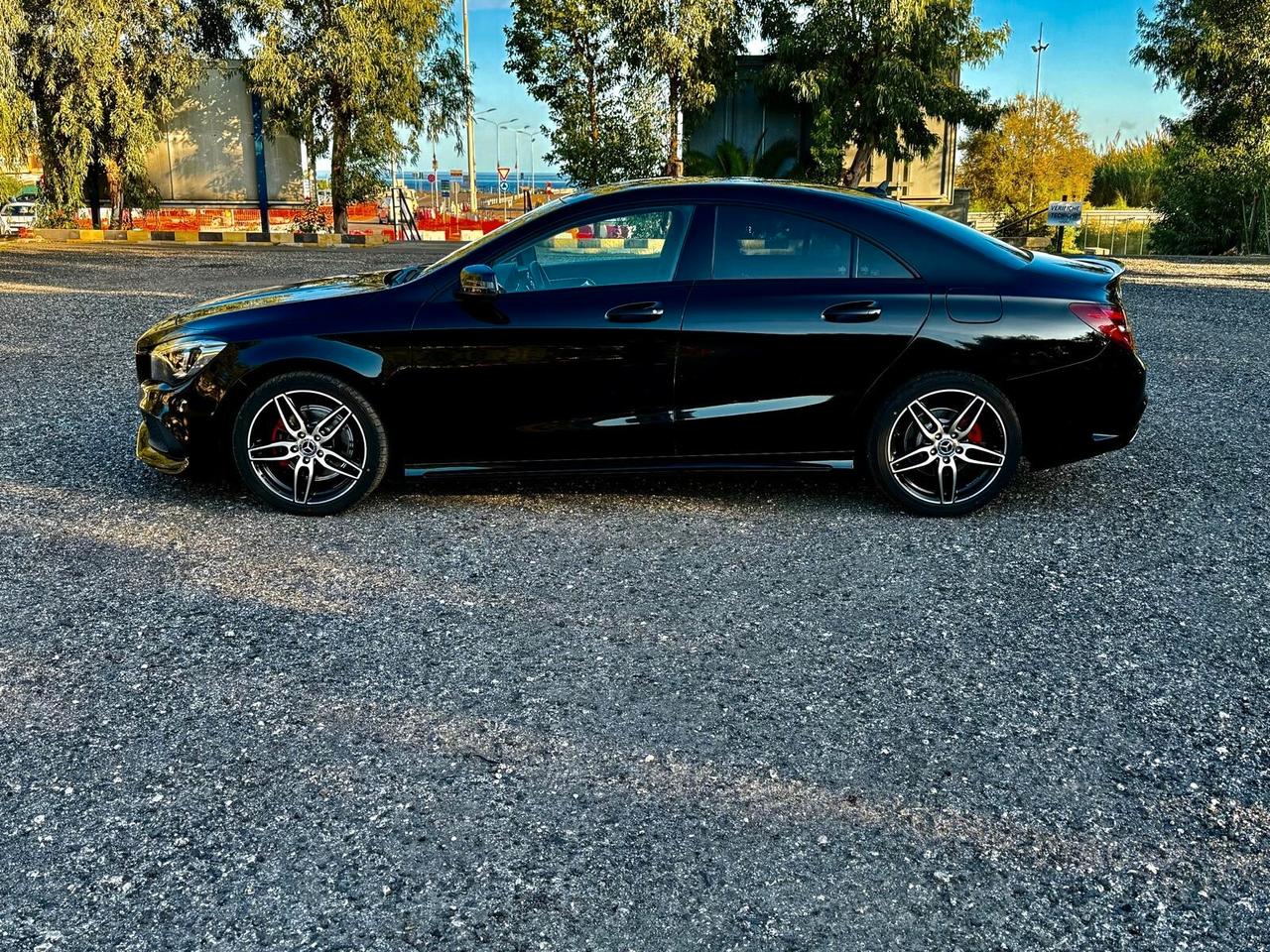 MERCEDES- BENZ CLA 200 D AMG PREMIUM