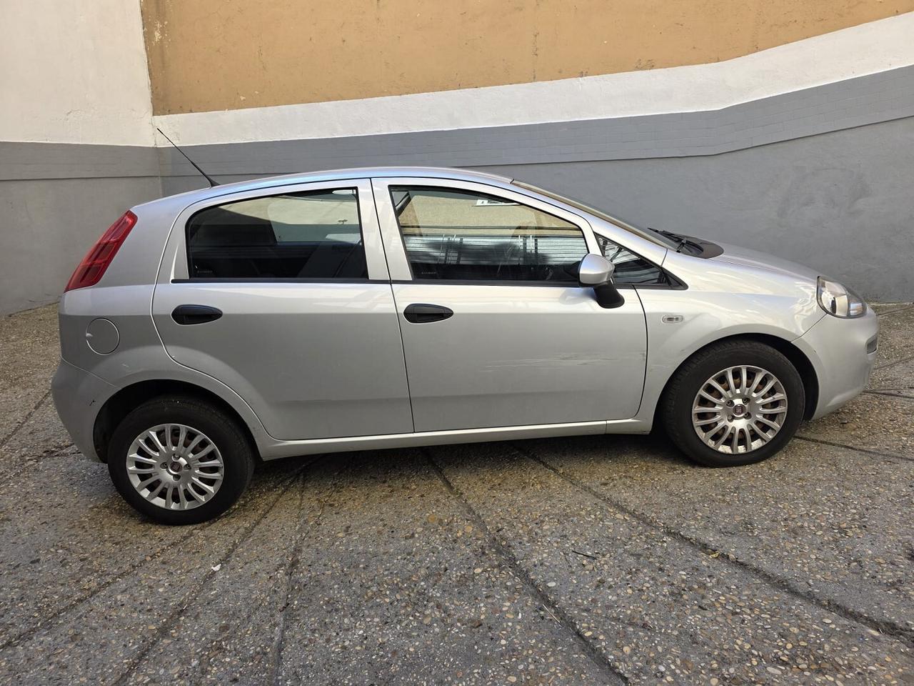 FIAT PUNTO 1.2 - GARANZIA 12 MESI