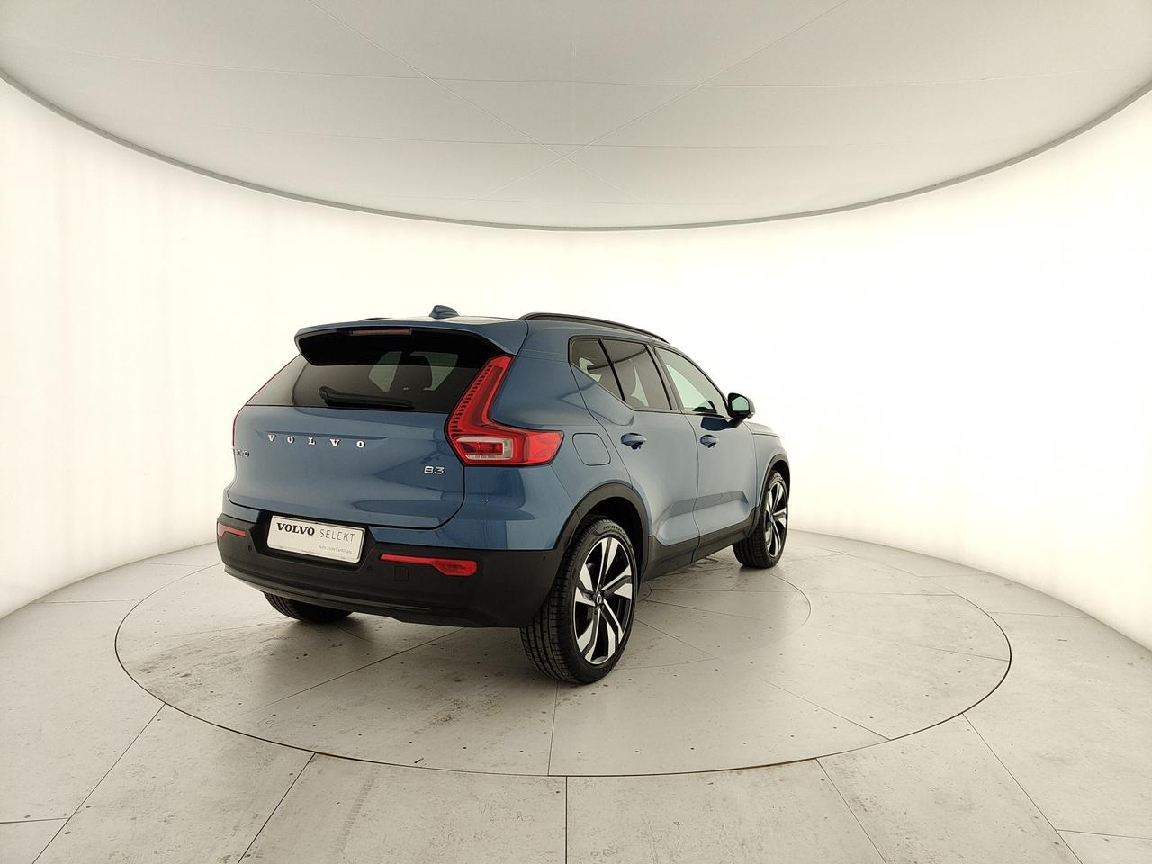 VOLVO XC40 2.0 b3 Ultimate Dark auto