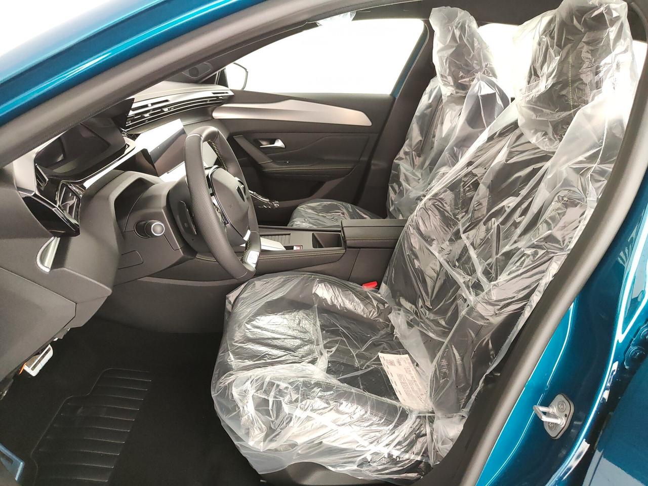 Peugeot 408 Hybrid 136 e-DCS6 GT