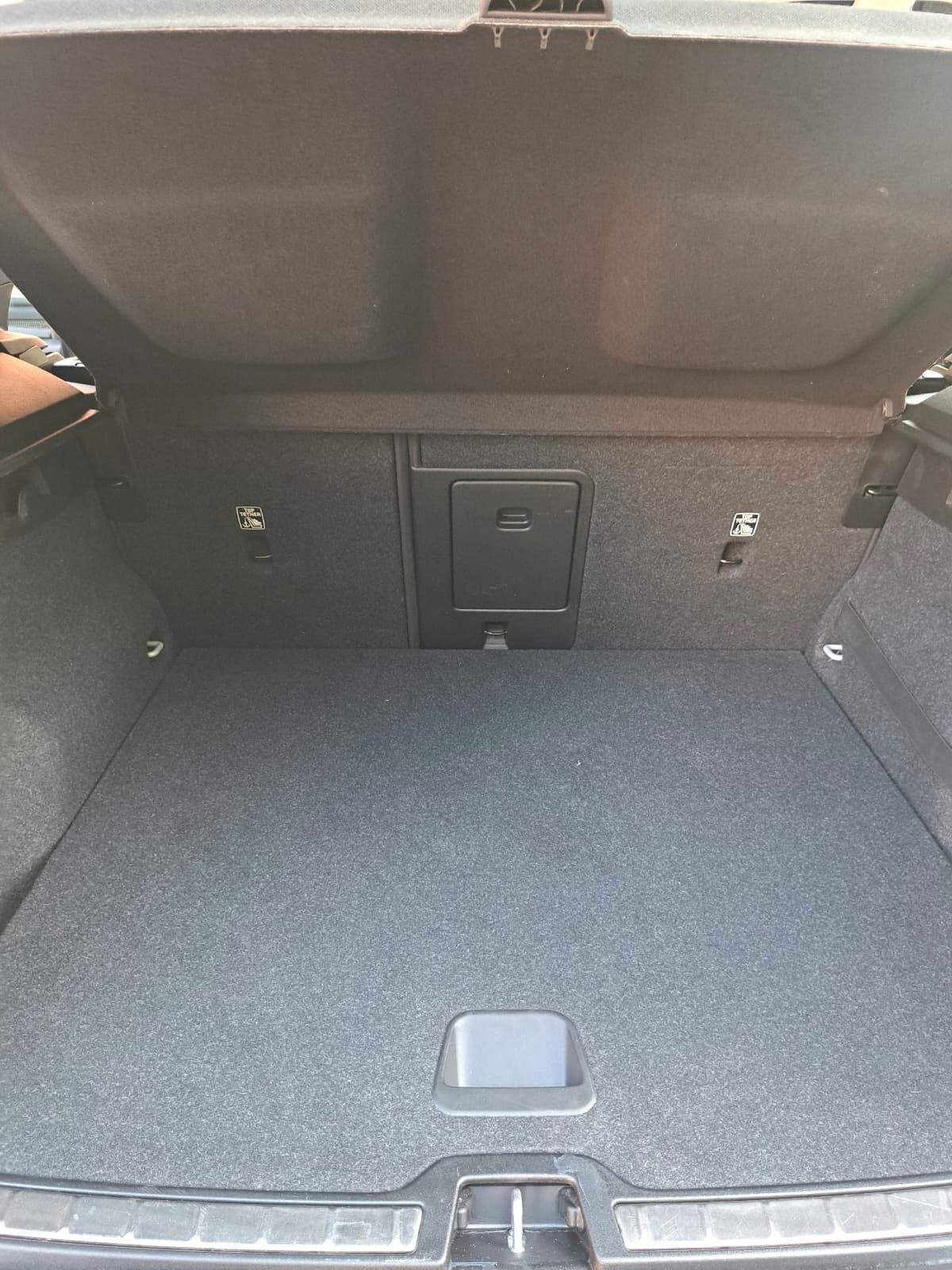 Volvo XC40 D3 R-design AUTOMATICA UNICO PROP: km. 38700 CERTIFICATI