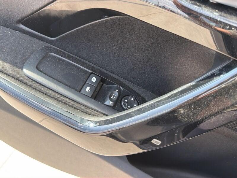 Peugeot 208 I 2015 5p 1.2 puretech Active 68cv my18