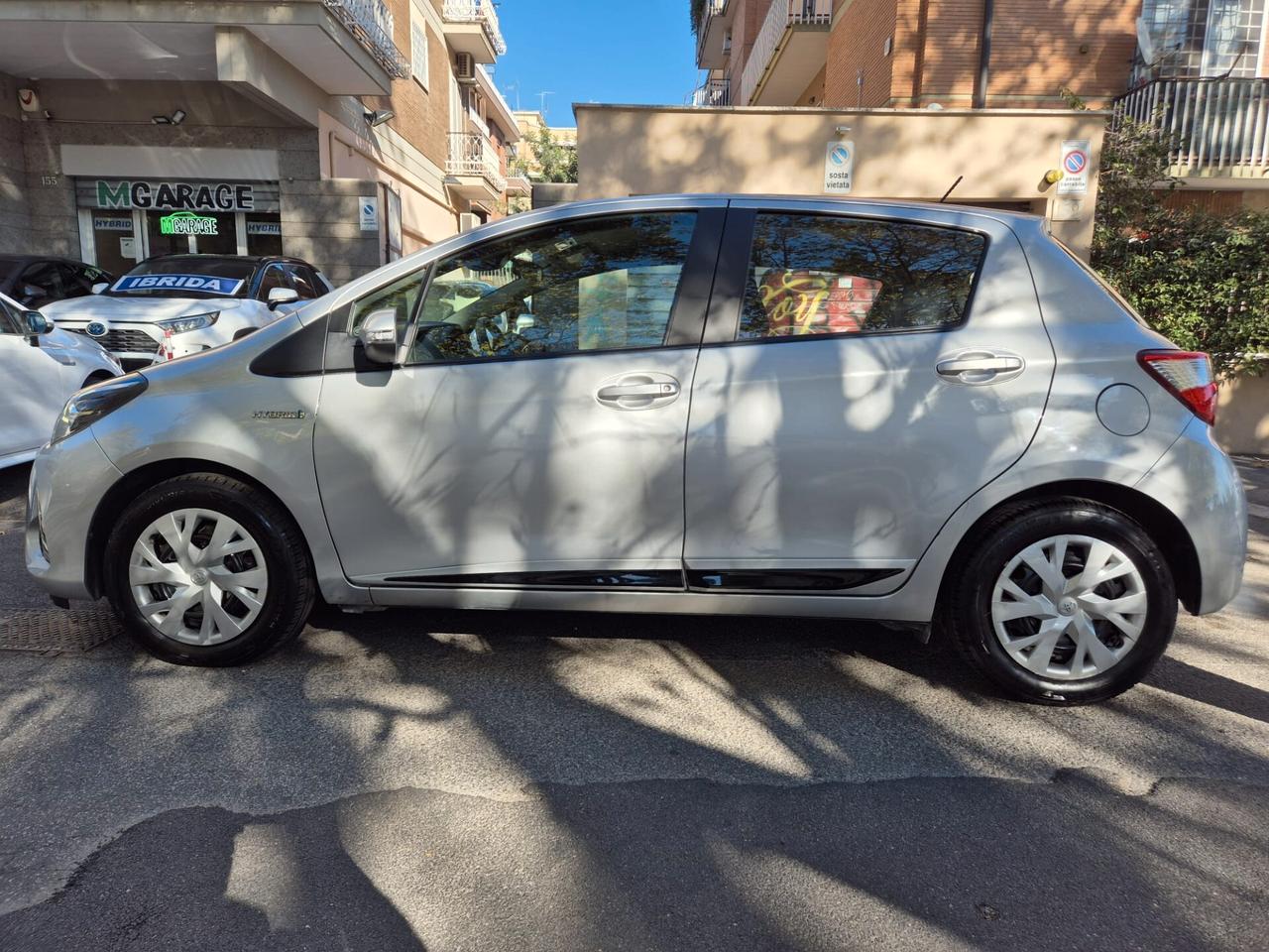 Toyota Yaris 1.5 Hybrid 5 porte Business