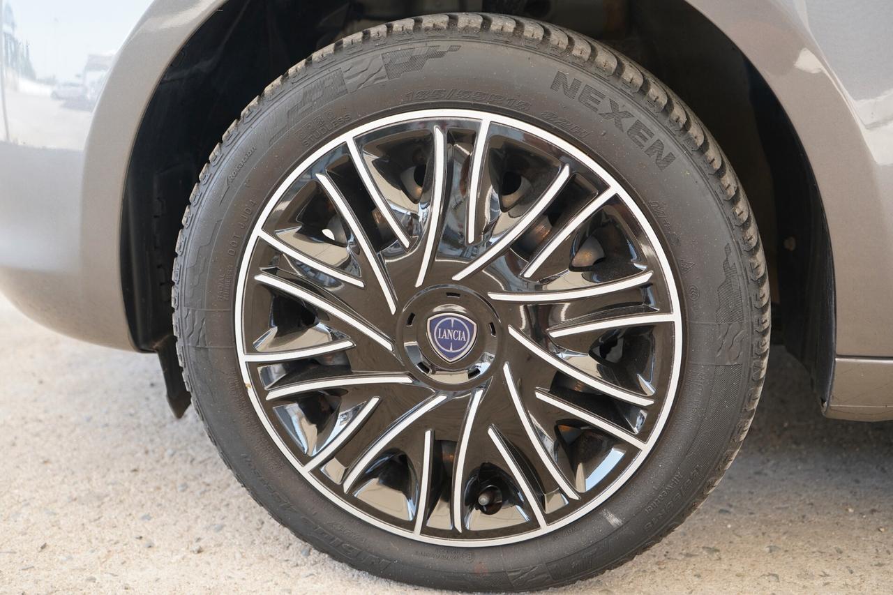 Lancia Ypsilon 1.2 69 CV GPL Gold