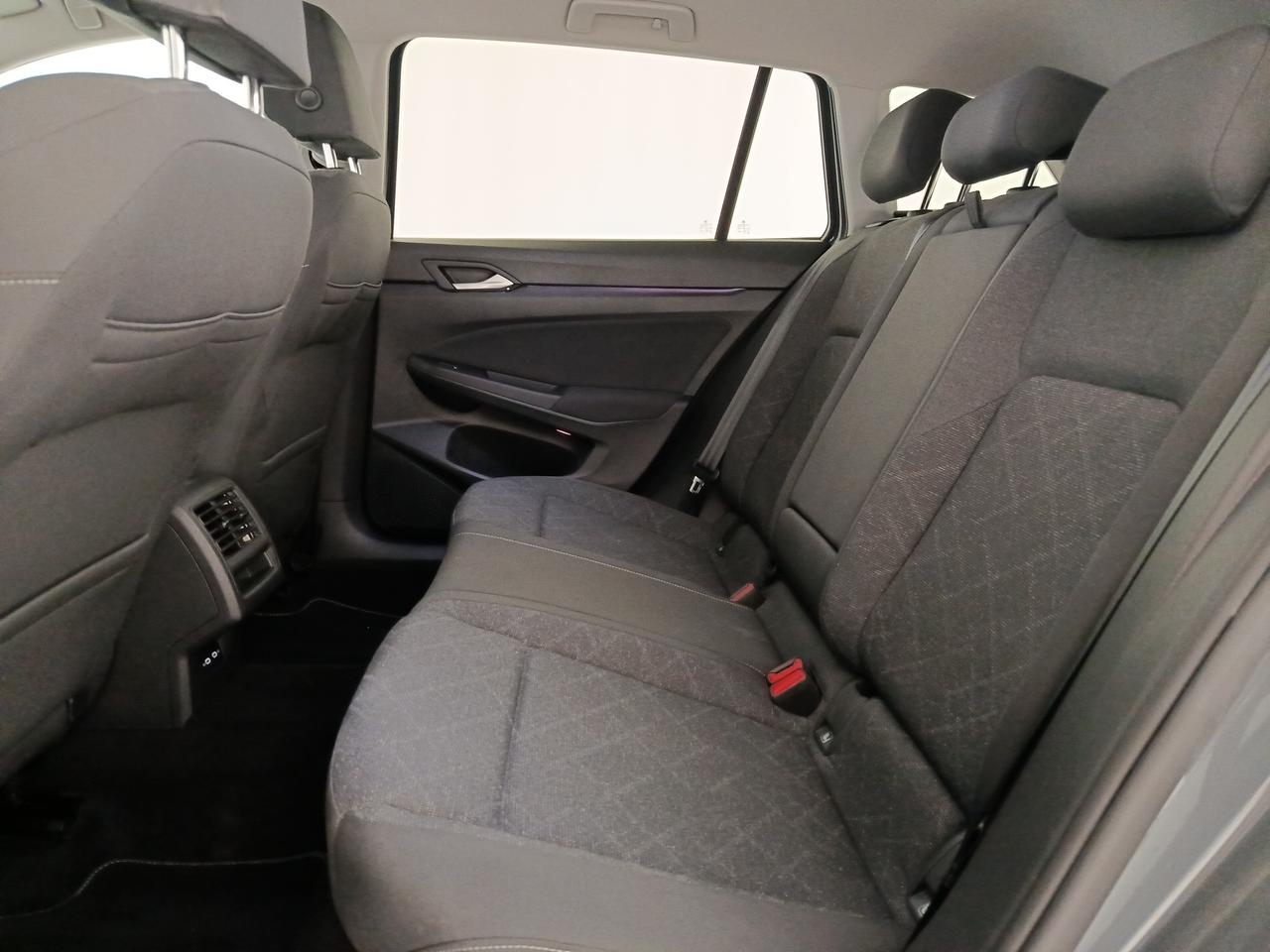 VOLKSWAGEN Golf 8ª serie - Golf Variant 1.0 eTSI EVO DSG Life