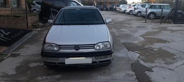 VOLKSWAGEN - Golf Cabrio - 1.6 Colour Concept