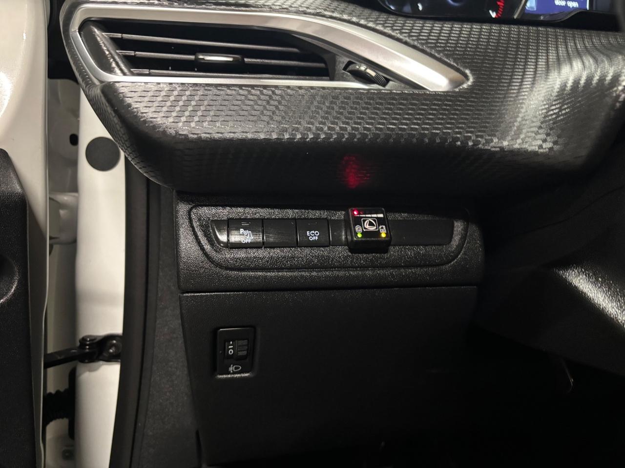 Peugeot 2008 1.2 B / GPL 2029 OK NEOPATENTATI Allure