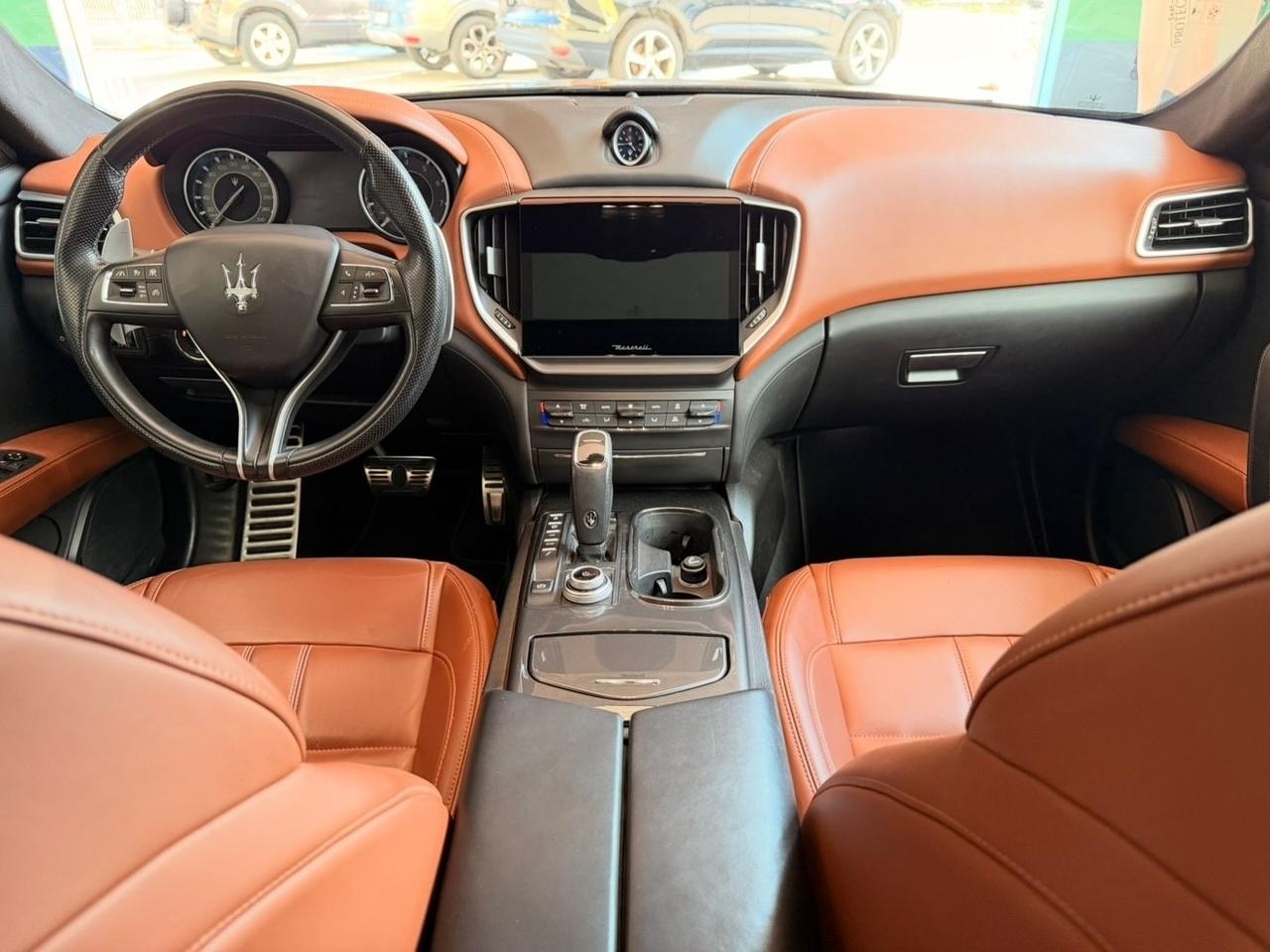 Maserati Ghibli L4 330 CV MHEV Granlusso