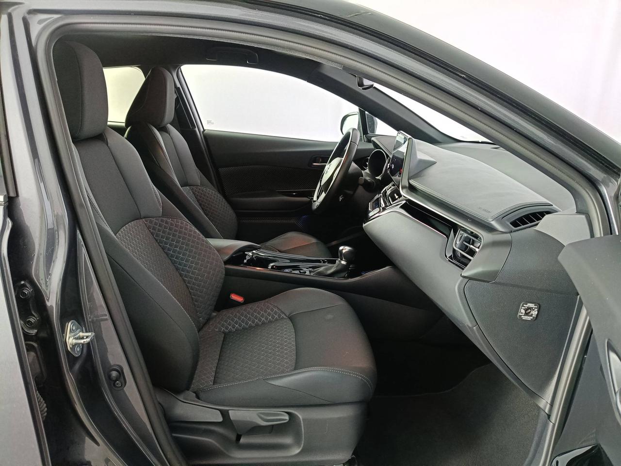 TOYOTA C-HR 2.0H HSD (184 cv) 2WD E-CVT TREND