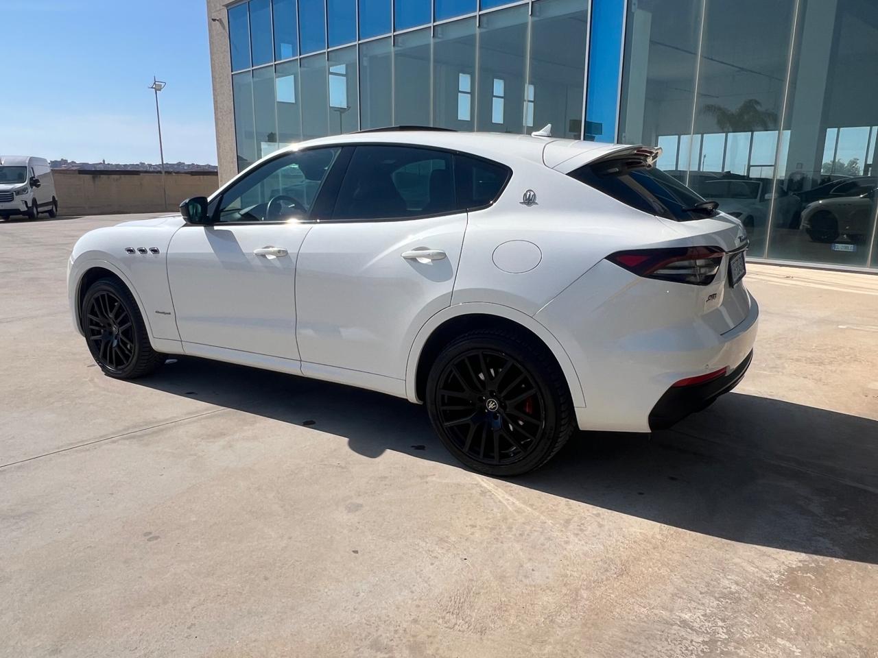 Maserati Levante V6 430 CV S AWD Gransport possibilità noleggio no scoring