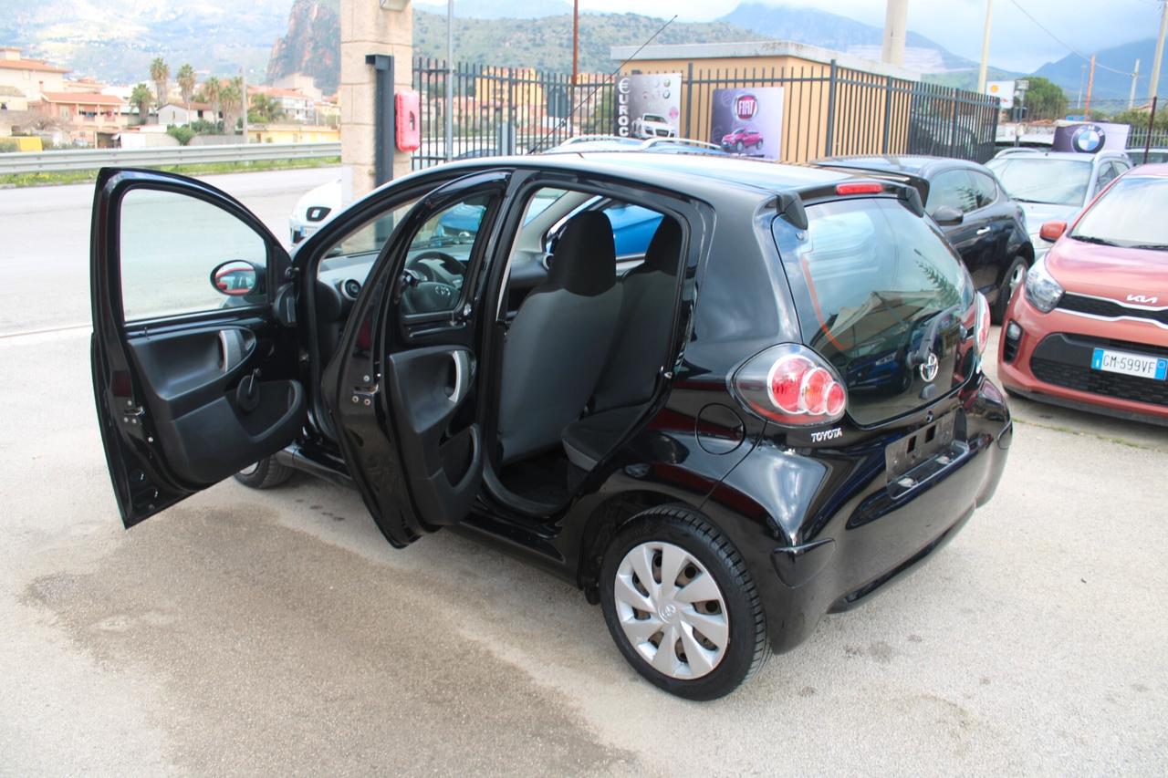 Toyota Aygo 1.0 12V VVT-i 5 porte Active Connect