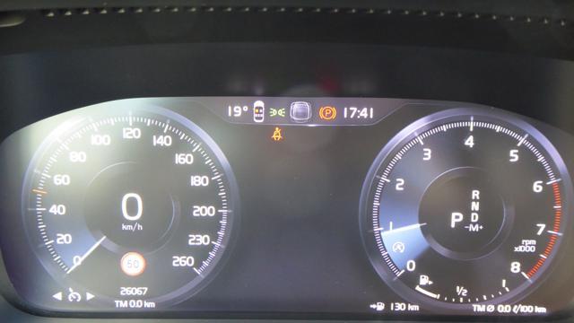 VOLVO XC40 T2 Geartronic Momentum N1 Autocarro