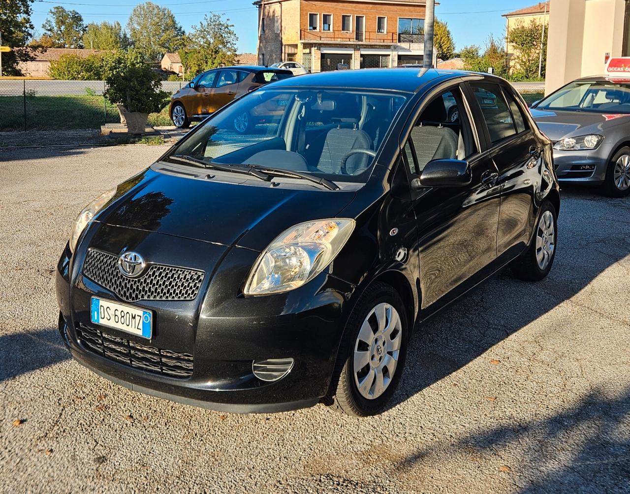 Toyota Yaris 1.0 5 P SOL
