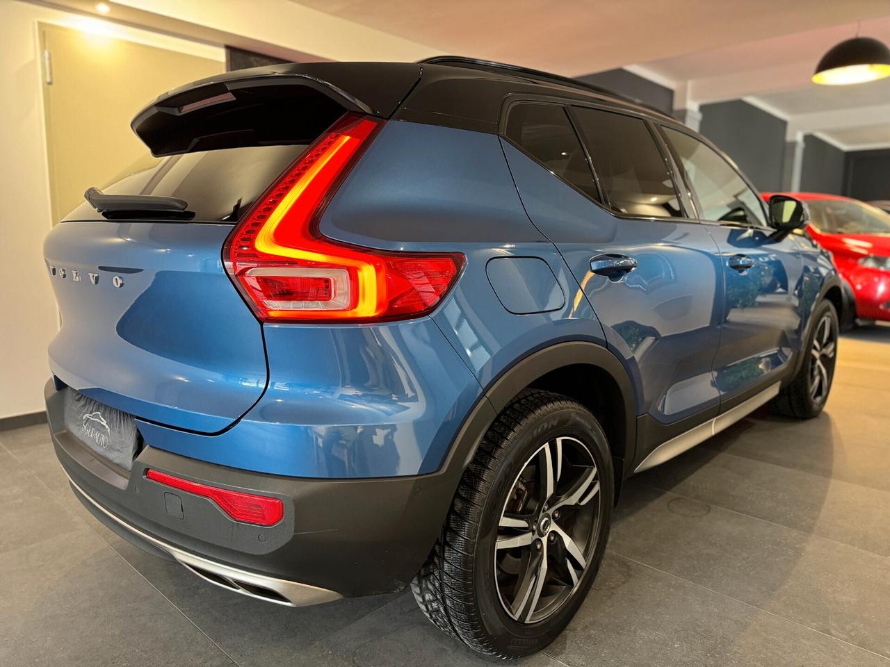 VOLVO XC40 D4 2.0D 190CV AWD R-DESIGN 2020