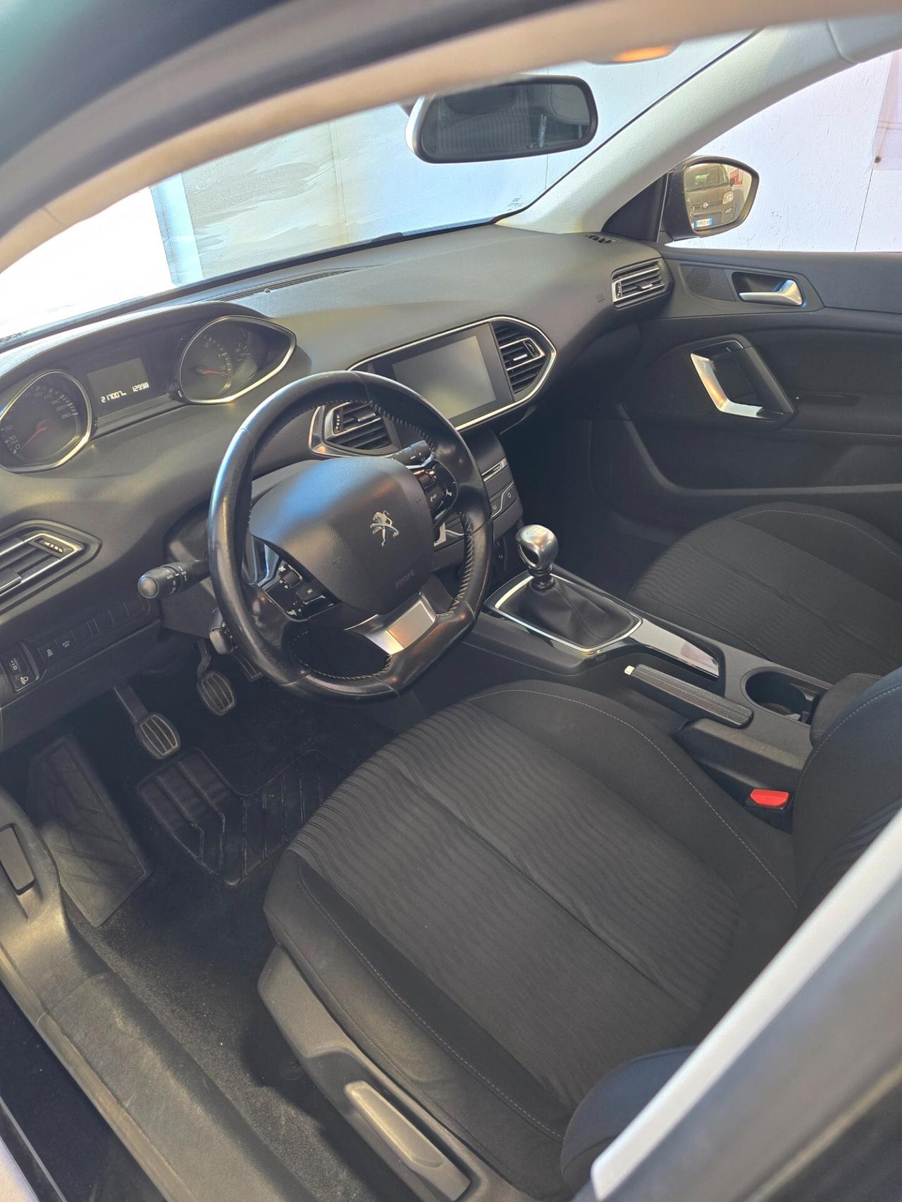 Peugeot 308 BlueHDi 120 S&S SW Active