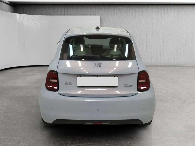 FIAT 500 500e 42 kWh La Prima