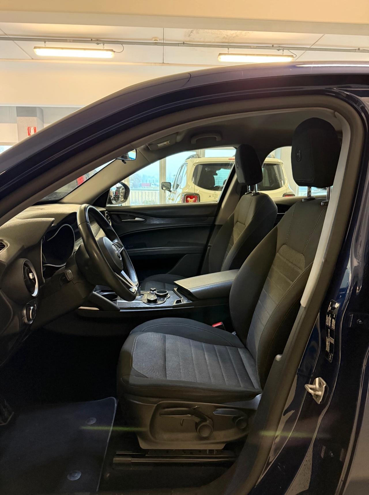 Alfa Romeo Stelvio 2.2 Turbodiesel 160 CV AT8 RWD Business