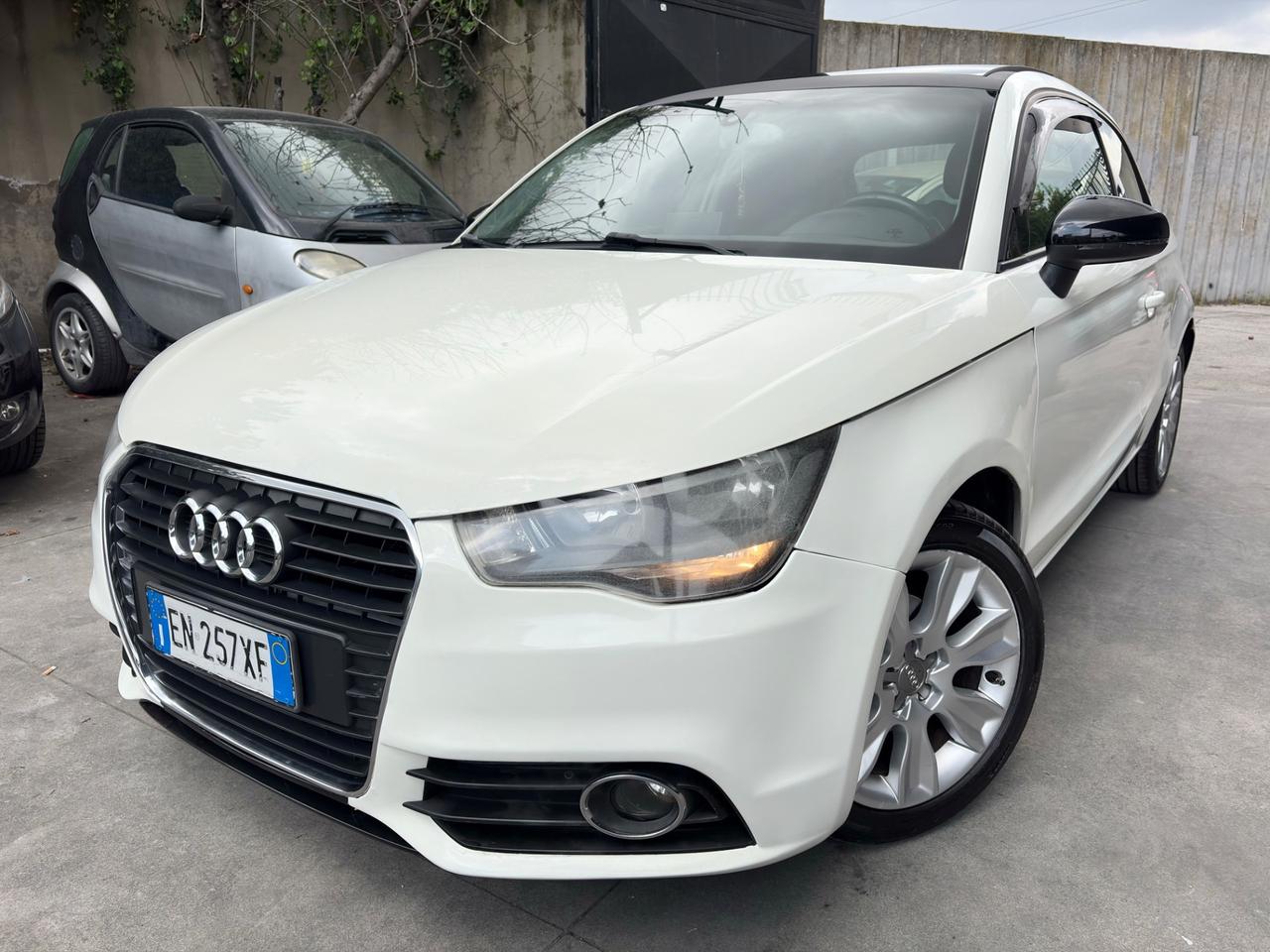 Audi A1 1.6 TDI 90cv TETTO NAVIGATORE