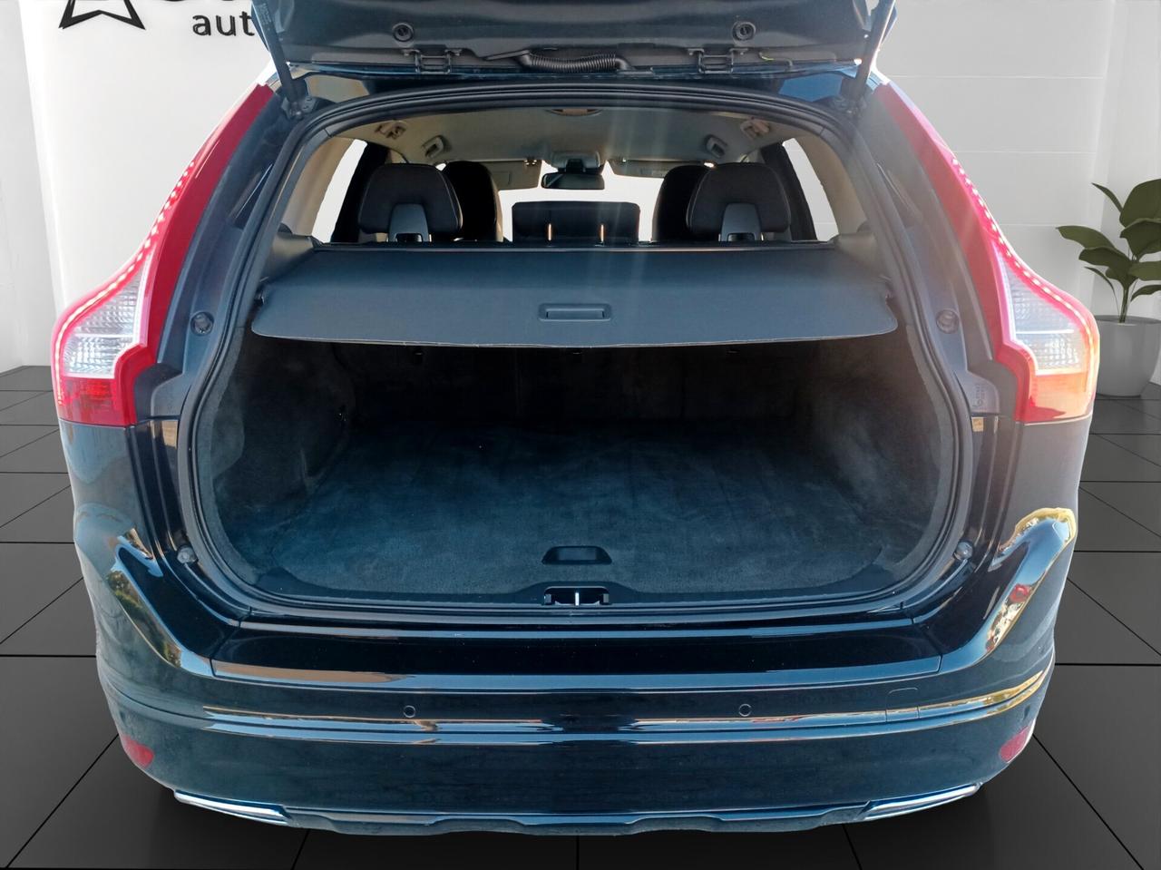 Volvo XC 60 D4 Geartronic R-design Momentum FWD TRAZIONE ANTERIORE