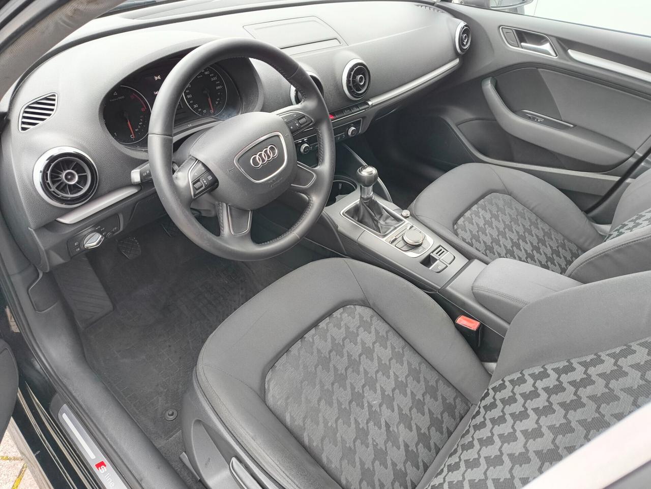 Audi A3 SPB 1.6 TDI Admired S-Line