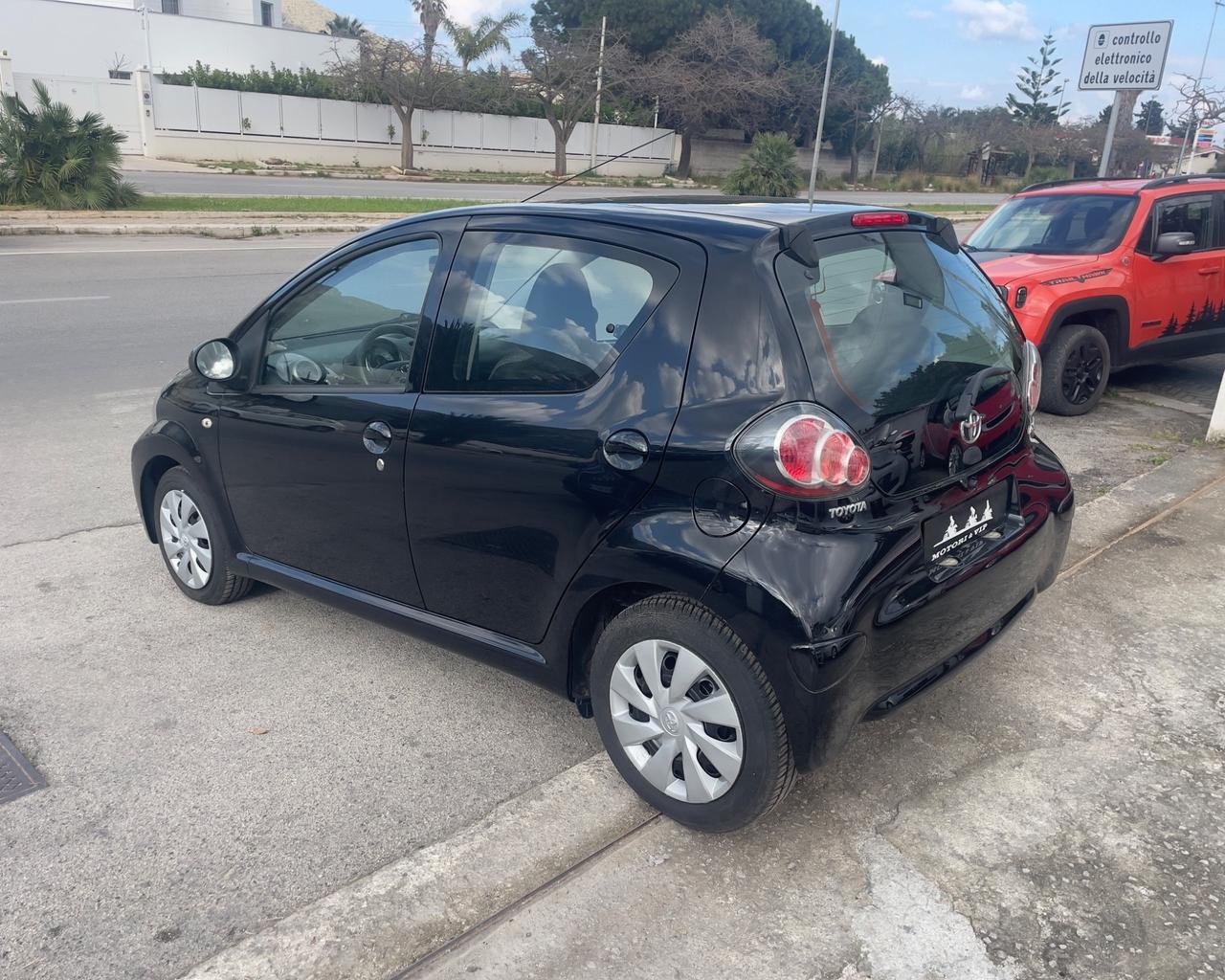 Toyota Aygo 1.0 12V VVT-i 5 porte Lounge Connect