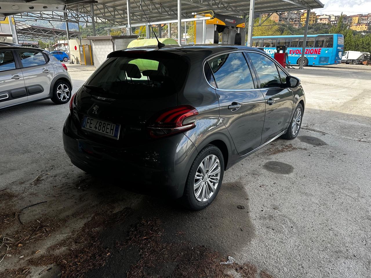 Peugeot 208 PureTech 82 5 porte Allure