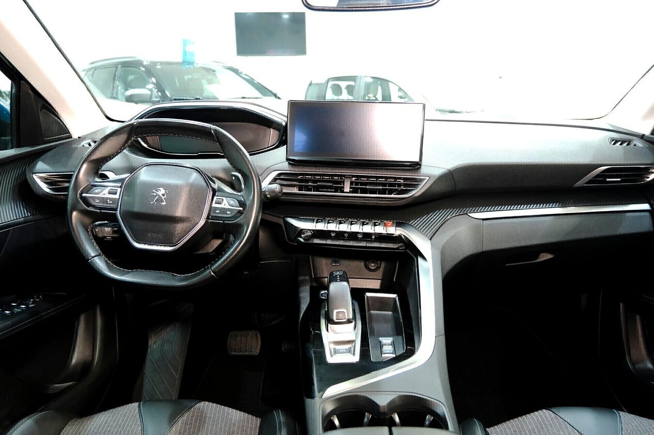 Peugeot 3008 1.5 Blue HDi 130 cv ALLURE EAT8 Cockpit