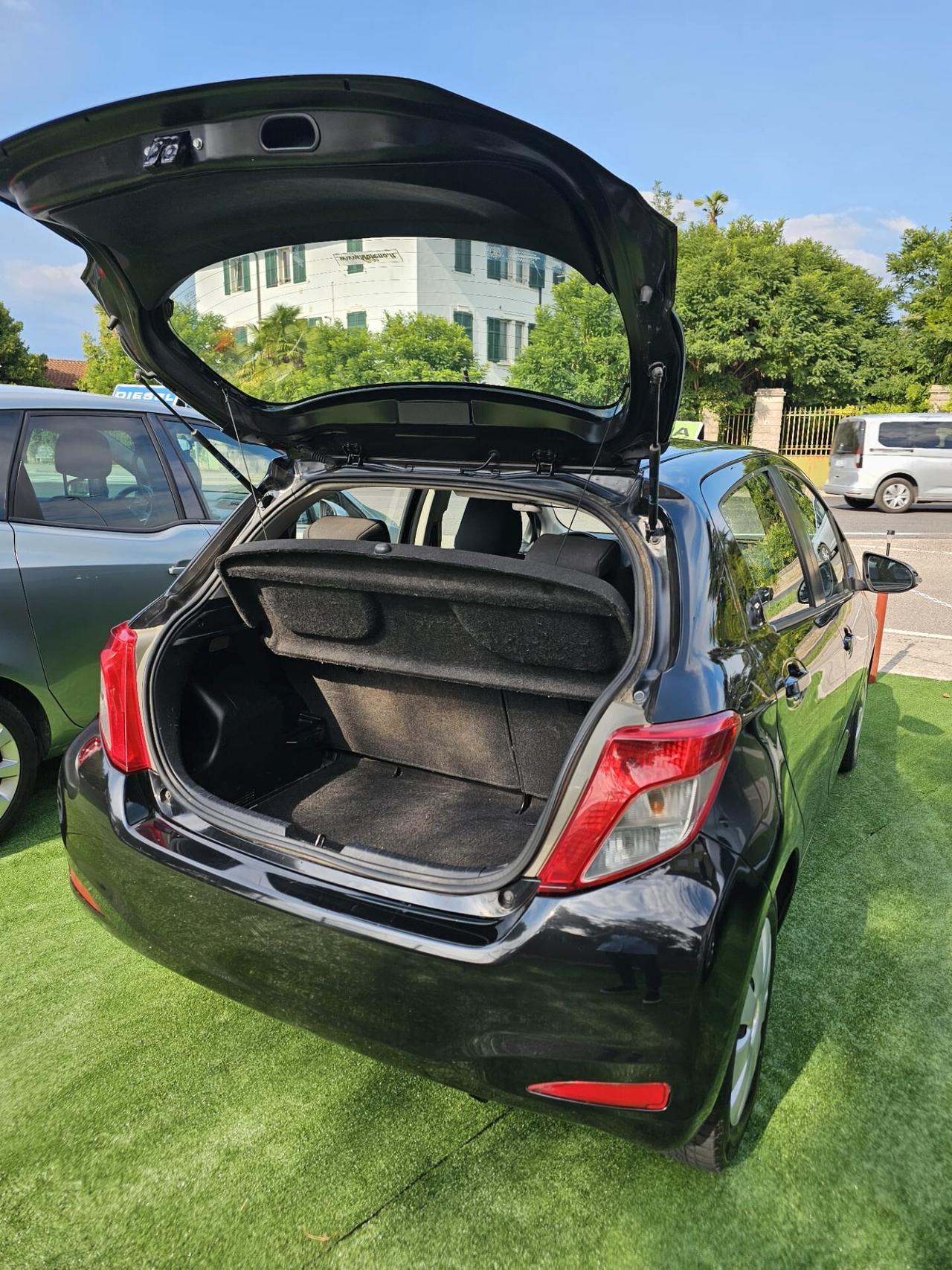 Toyota Yaris Lounge