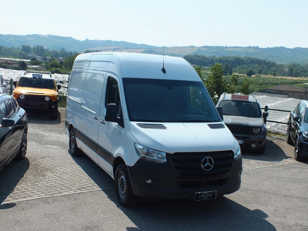 M.B SPRINTER AUTOMATICO COIBENTATO FRIGO 0-4 GRADI