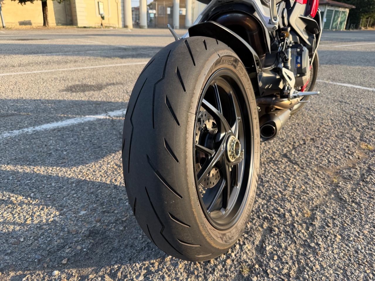 Ducati Streetfighter V2 unipro tagliandata