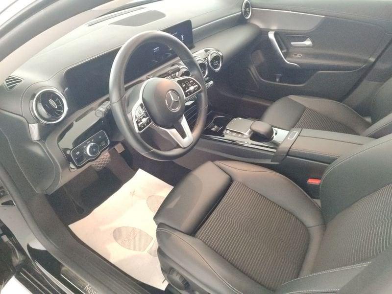 Mercedes-Benz CLA Shooting Brake 180 d Sport auto