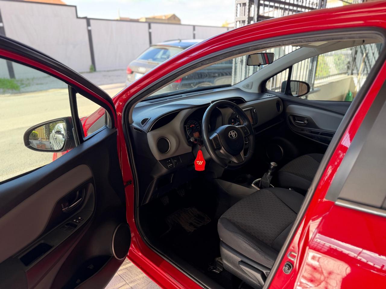 Toyota Yaris 1.0 5 porte Lounge