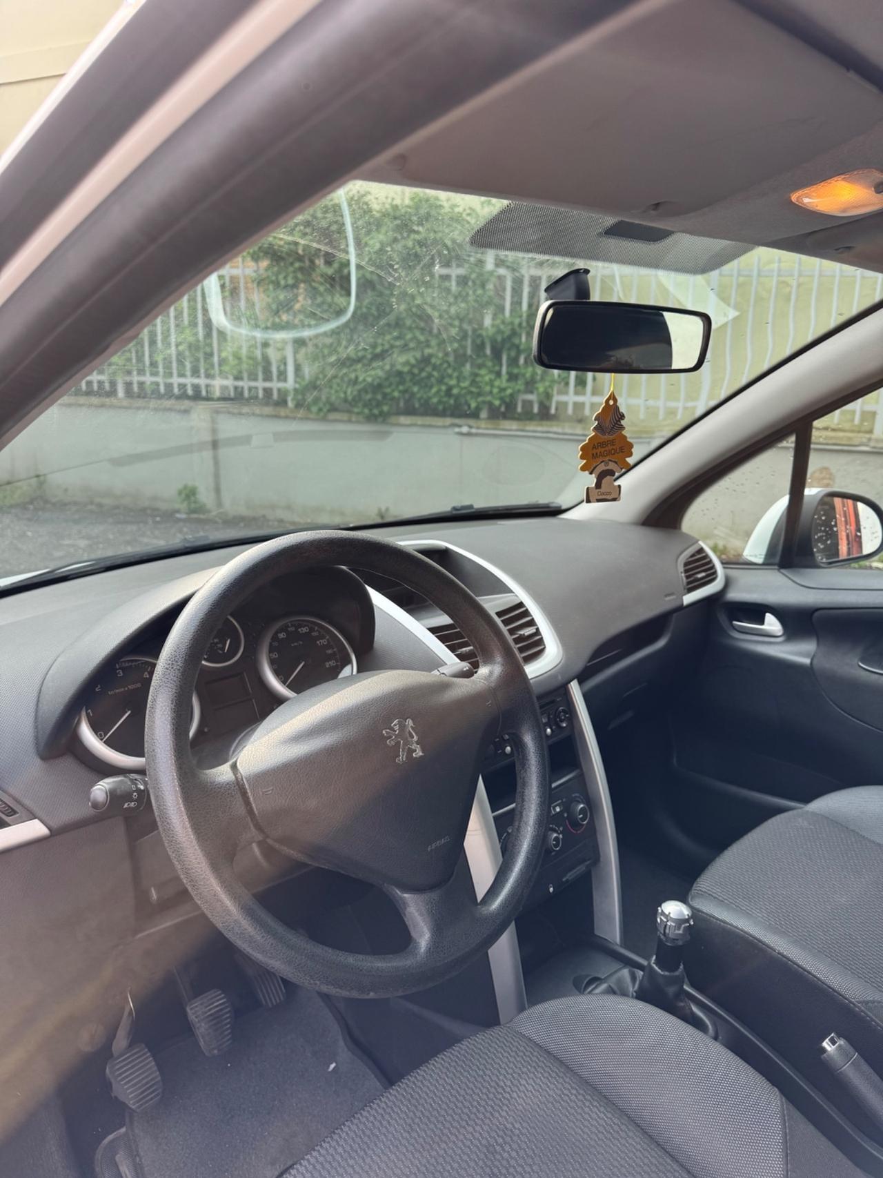 Peugeot 208 1.4 HDi 68 CV 5 porte Active