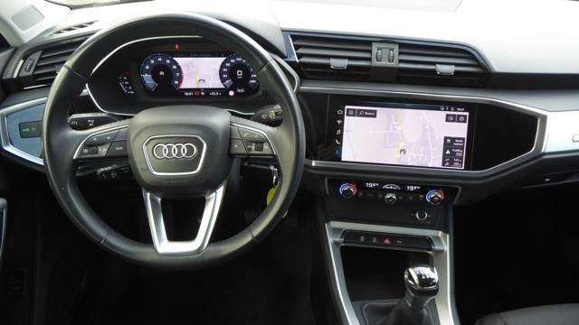 AUDI Q3 35 TFSI Business