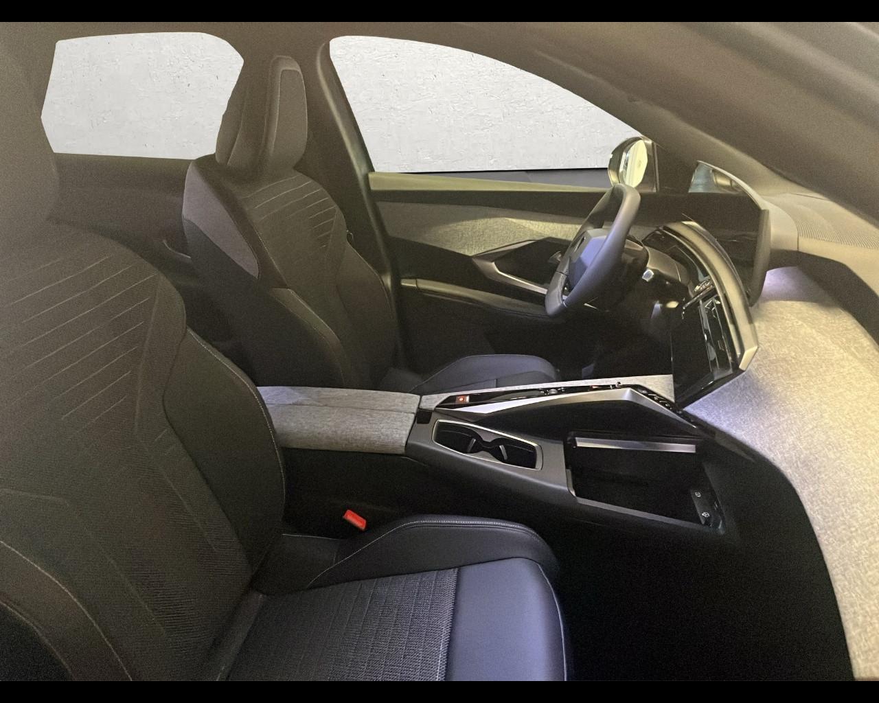 PEUGEOT Nuovo 3008 ALLURE - Hybrid 136 E-DCS6