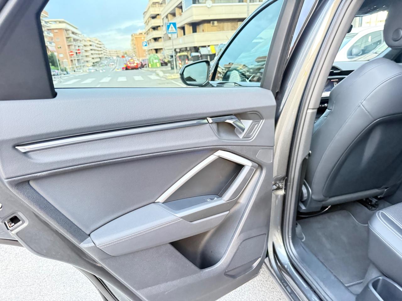 Audi Q3 40 TDI quattro S tronic line edition LED MATRIX PELLE TETTO KAMERA 360 PDC CERCHI 20