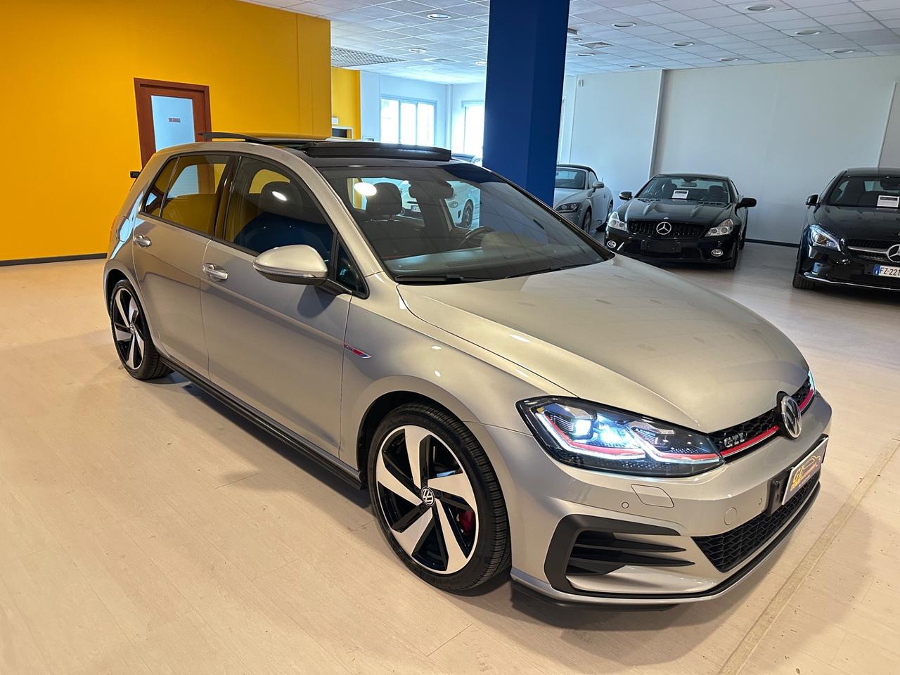 Volkswagen Golf GTI TETTO APRIBILE*INTERNI SPORTIVI*SERVICEVW*UNICA*