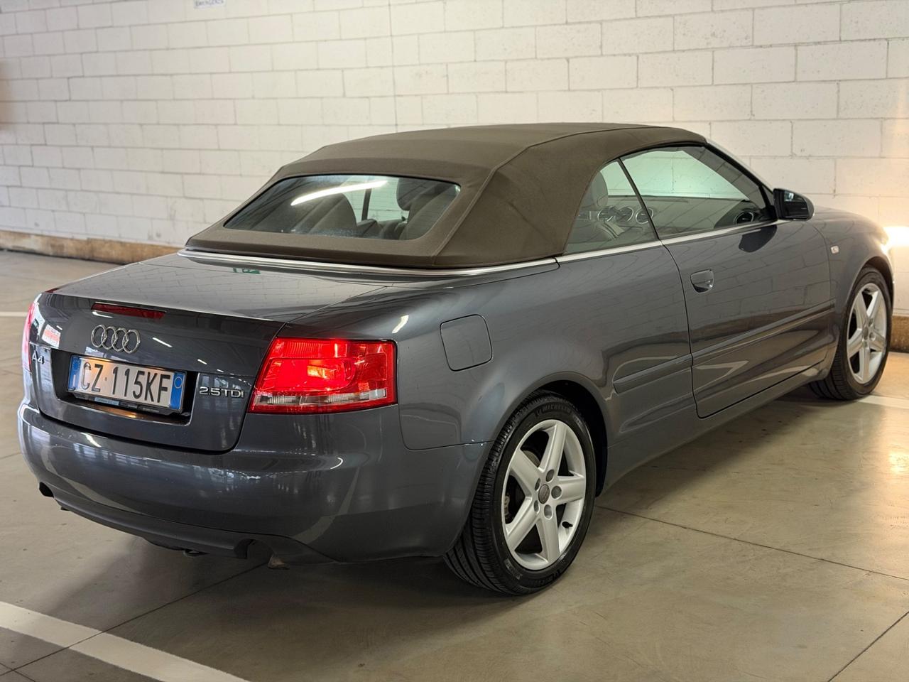 Audi A4 Cabriolet 2.5 V6 TDI cat