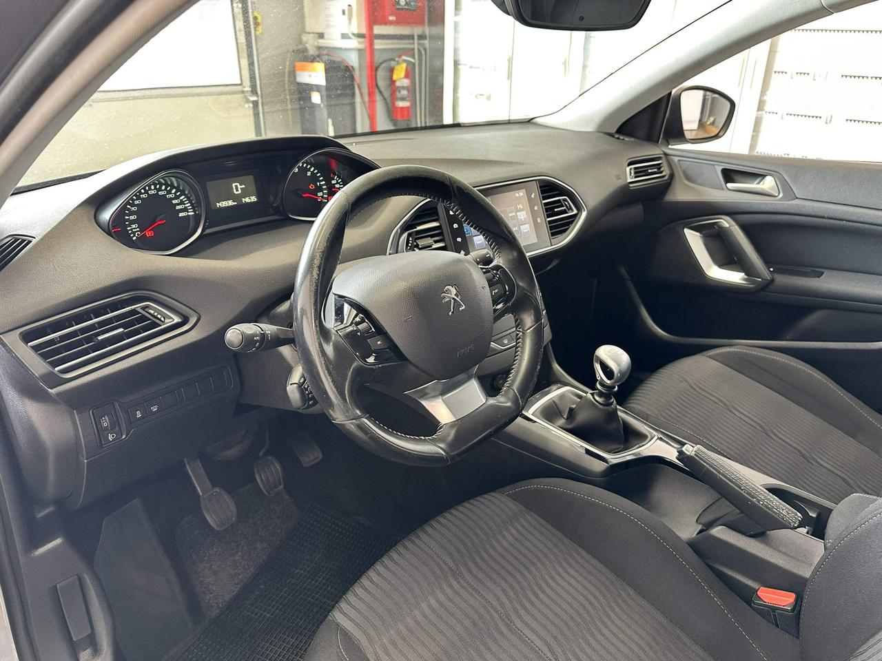 Peugeot 308 5p 1.6 bluehdi Active s&s 120cv