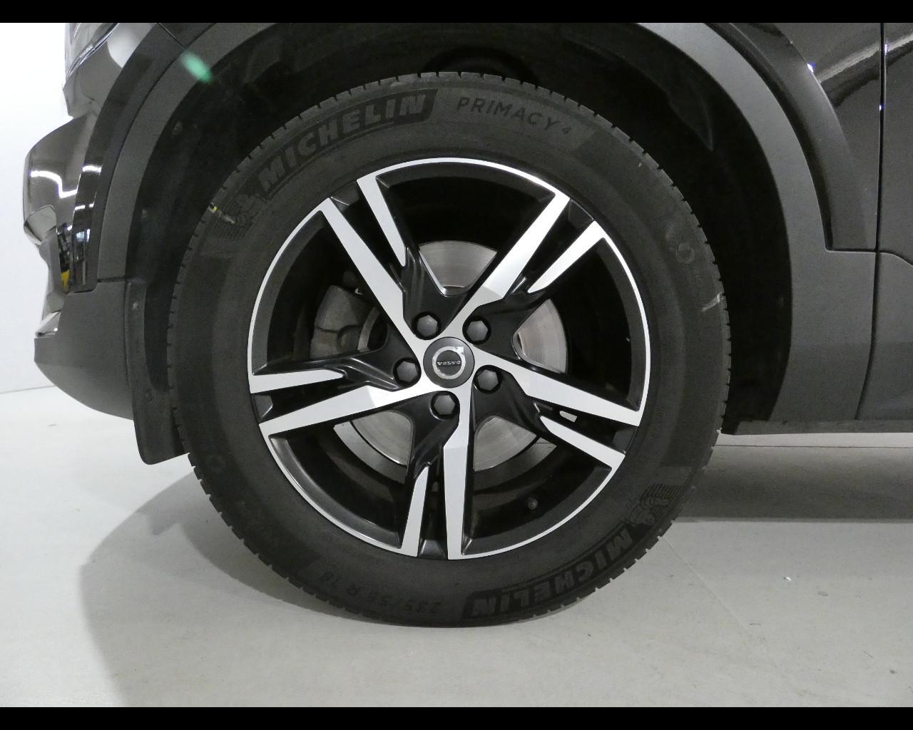 VOLVO XC40 (2017-->) - XC40 T4 Geartronic R-design