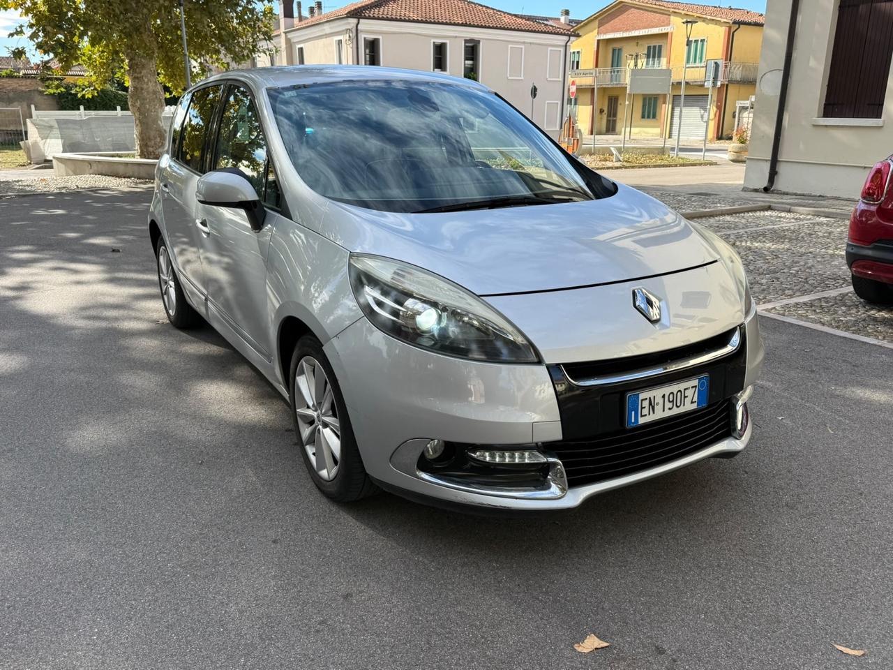 Renault Scenic Scénic XMod 1.5 dCi 110CV EDC Bose