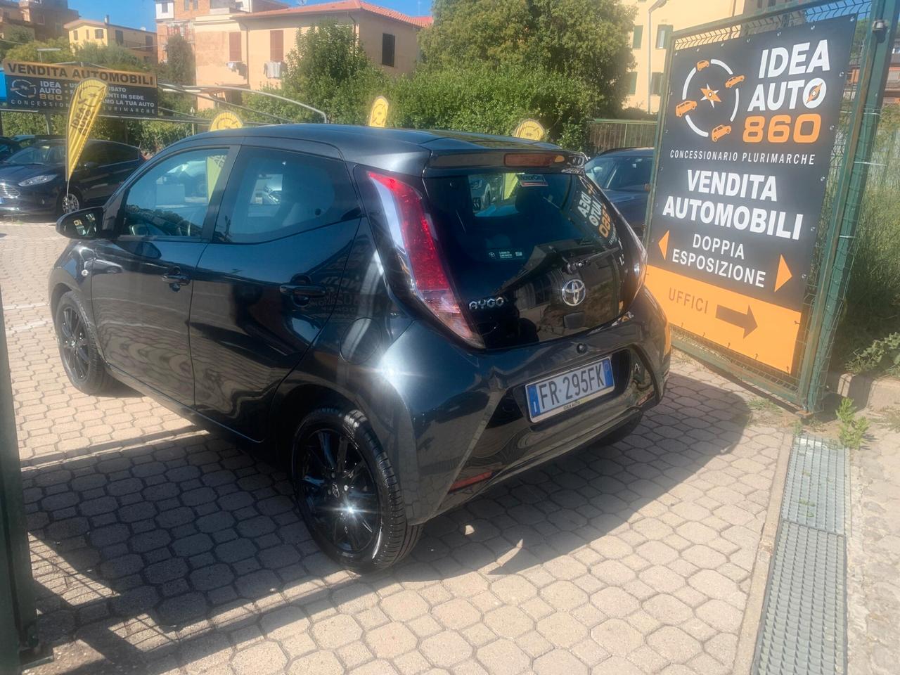 Toyota Aygo 1.0 VVT-i 69 CV 5 porte x-cool TSS MMT