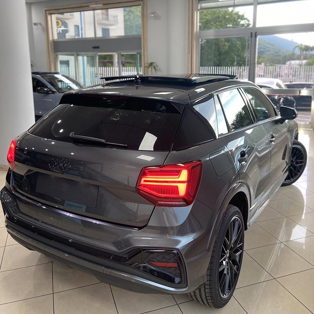 Audi Q2 35 TDI S tronic Identity Black tetto apribile