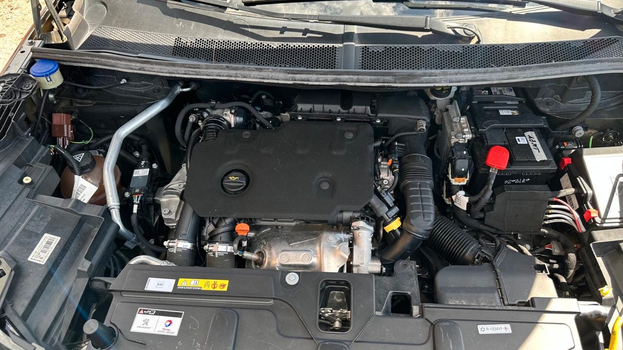 Peugeot 3008 BlueHDi 130 S&S GT Line leggermente incidentata