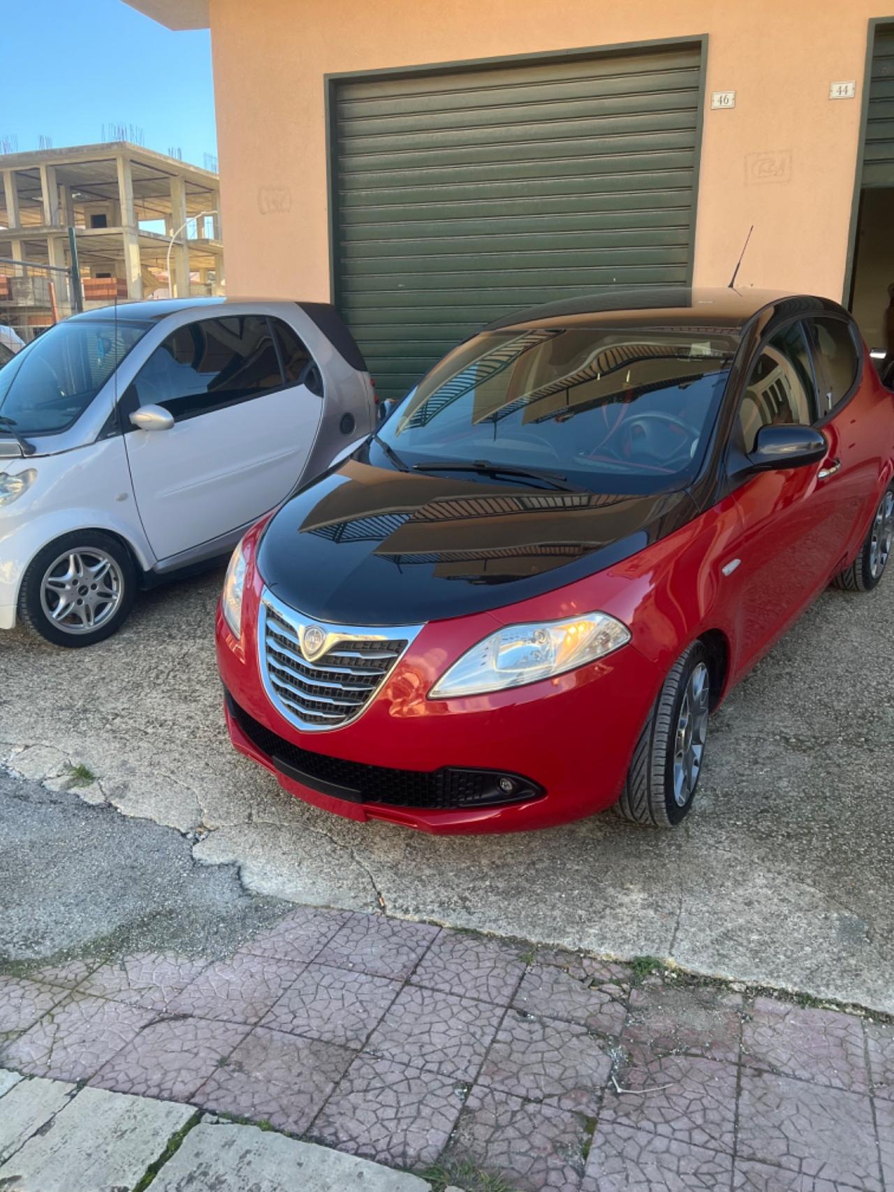 Lancia Ypsilon 1.3 MJT 16V 95 CV 5 porte S&S Silver