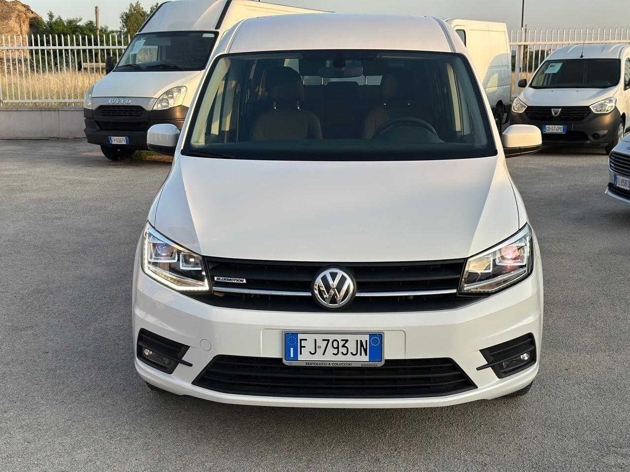 Caddy 2017 1.4 TGI DSG 110CV Aut. Highline Maxi 7