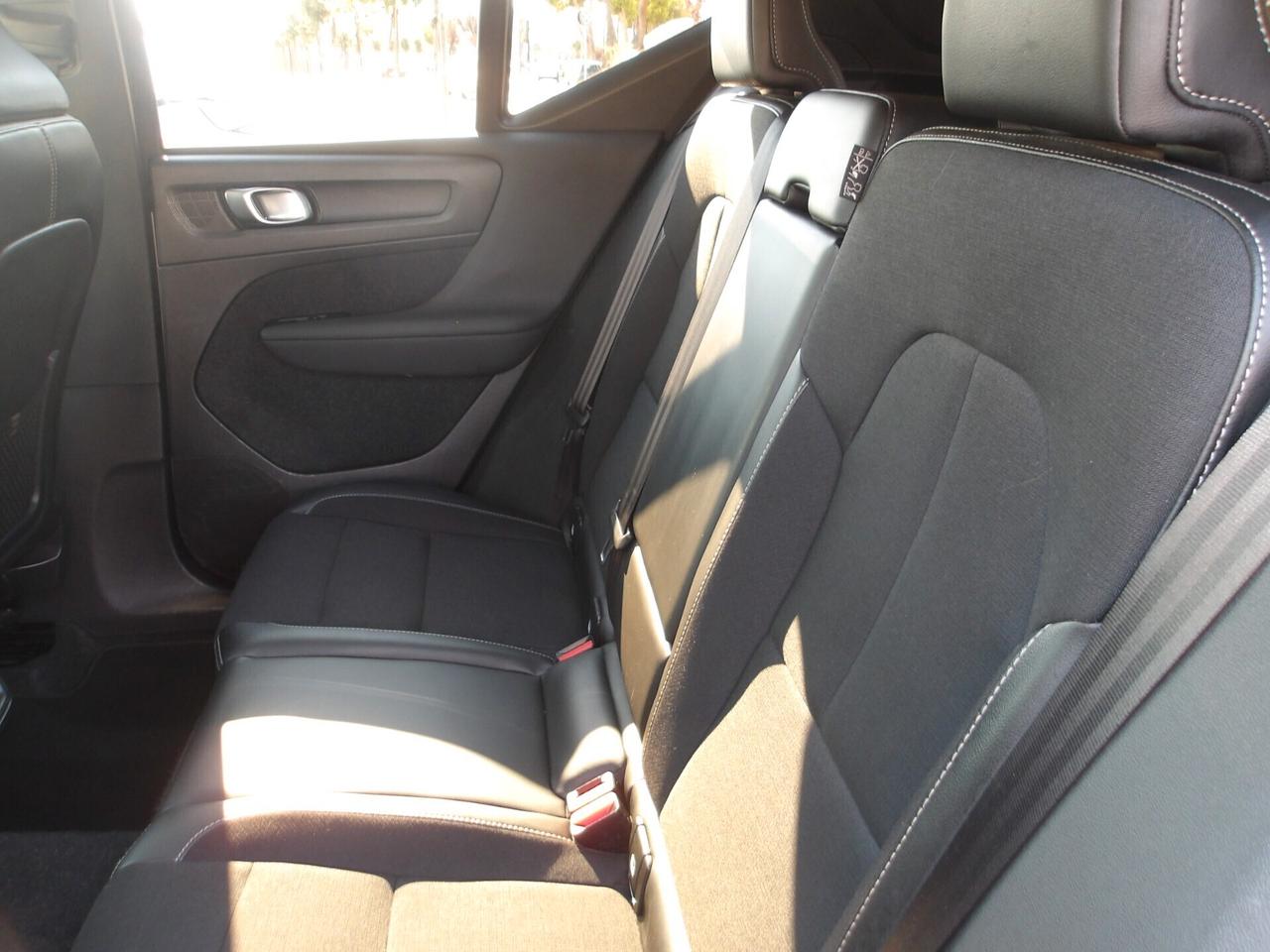 VOLVO XC40 4WD-AUTO-RETROC-2019