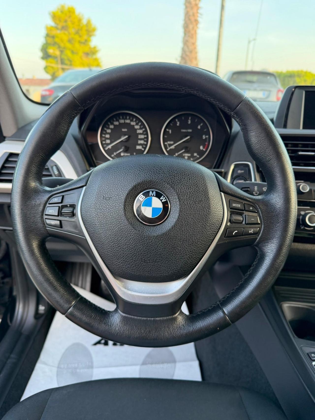 Bmw 116 116d 5p. Urban