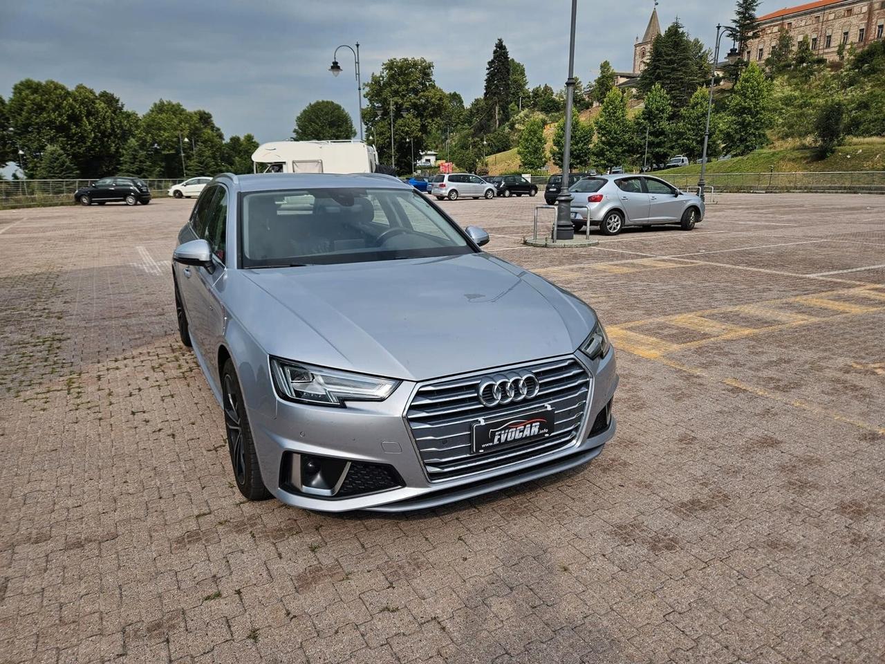 Audi A4 Avant 2.0 TDI 150 CV S tronic S line edition