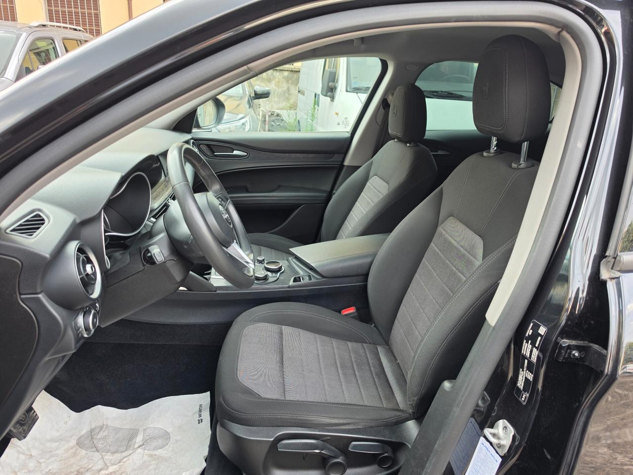 Alfa Romeo Stelvio 2.2 Turbodiesel 160 CV AT8 RWD Sport-Tech